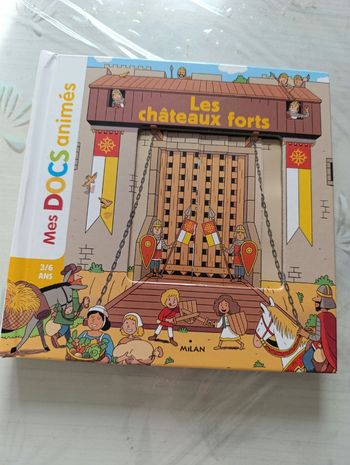Livre Mes Docs animés les châteaux forts