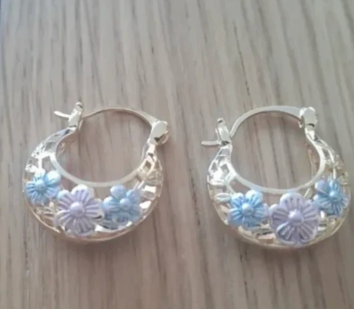 Créoles Élégantes 20 mm à Motif Floral plaqué or 14 carats - photo numéro 2