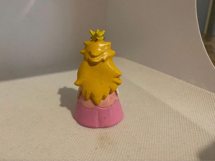 Figurine princess Peach , mario kart nintendo 1994 - photo numéro 2