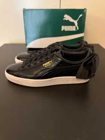 Puma baskets Bow Patent Wn’s  noir taille 35,5 neuves