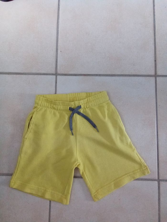 Short Kiabi taille 5 ans - photo numéro 1