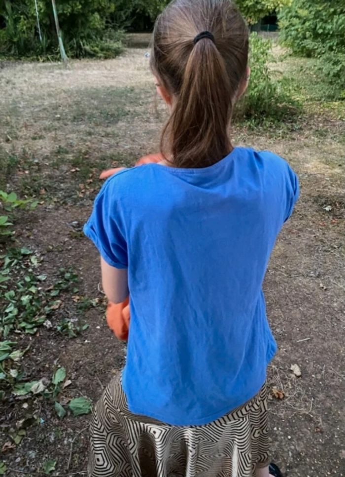 Tee shirt à trou - photo numéro 2