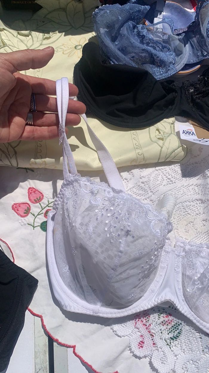 Lot de 5 soutien gorge taille 95C - photo numéro 7