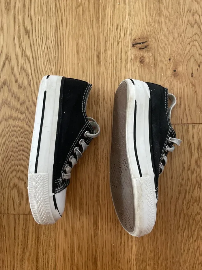 Baskets Campus taille 31 - photo numéro 2