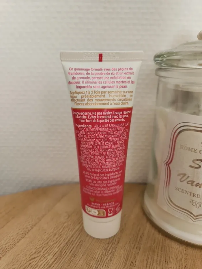 🌺Gommage visage aux pépins de framboise Coreme Paris🌺 - photo numéro 3