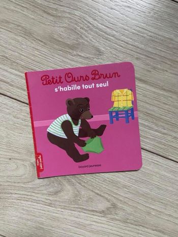 Petit ours brun s’habille tout seul 📚