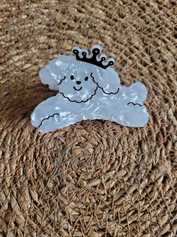 Pince cheveux caniche blanc et couronne