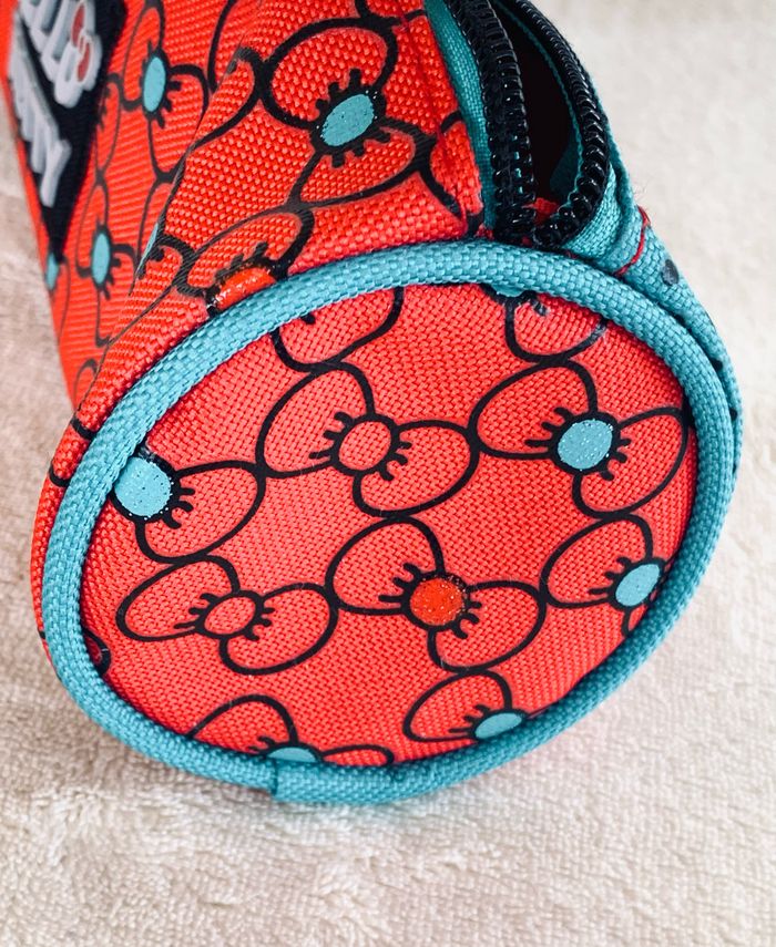 Trousse Hello Kitty vert/rouge Samrio décoré avec strass et glitter - photo numéro 5