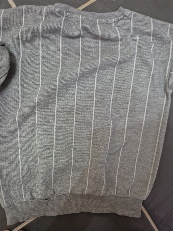 Pull gris - photo numéro 3