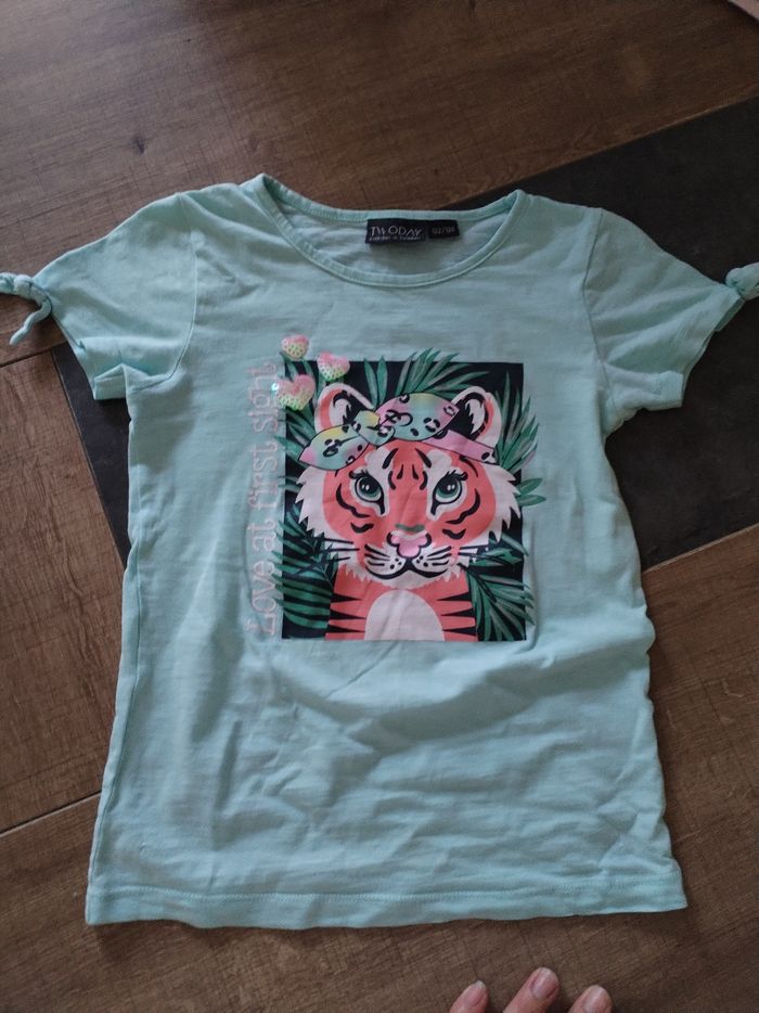 Lot t-shirt 8 ans - photo numéro 3