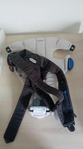 Porte-bébé BabyBjörn avec réducteur – bon état