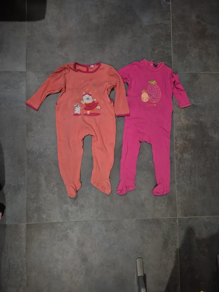 Lot pyjamas 24 mois bébé fille