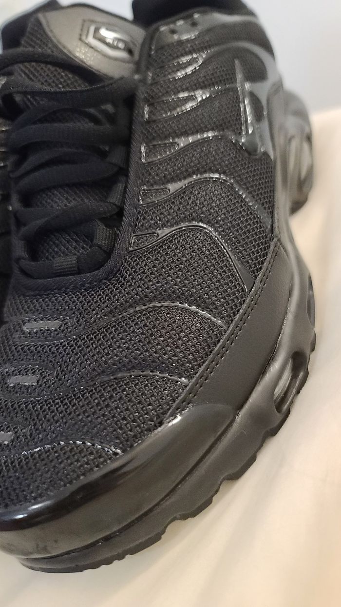 TN full black neuve jamais porté - photo numéro 2