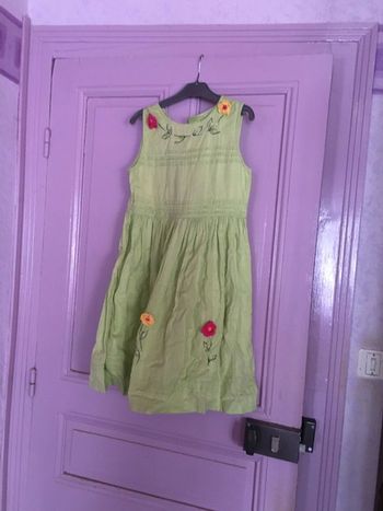 robe vert anis motif fleur taille 138