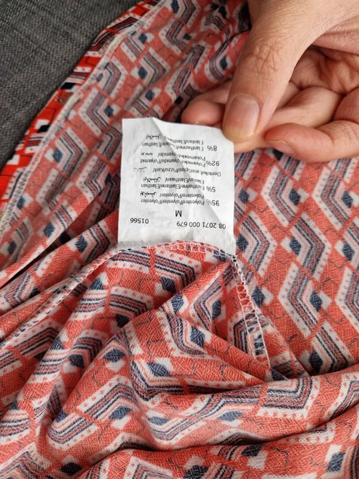 Blouse manches courtes rouge avec motifs - photo numéro 8