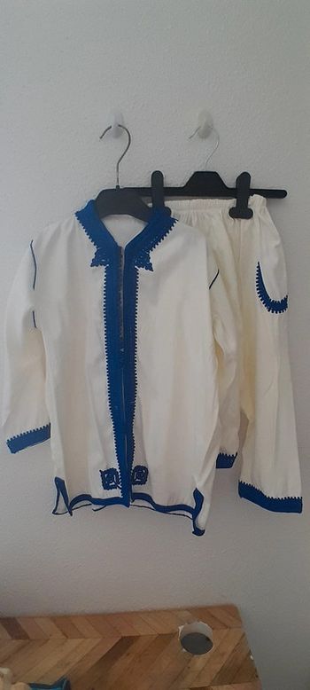 Ensemble jabador taille 6 ans 🌹