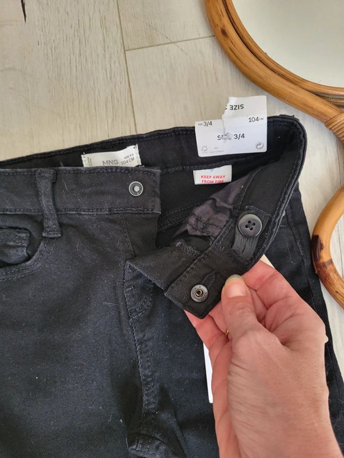 Superbe pantalon slim noir mango 4ans neuf - photo numéro 4