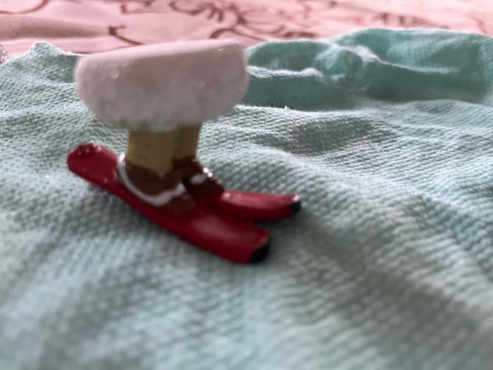 Village de Noël figurines ski - photo numéro 6