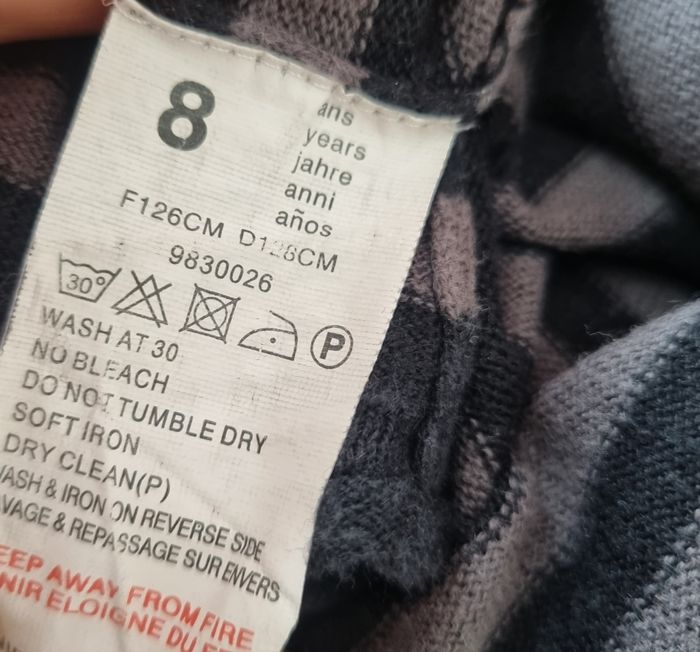 robe pull col roulé noir et grise a rayure taille 8 ans - photo numéro 3