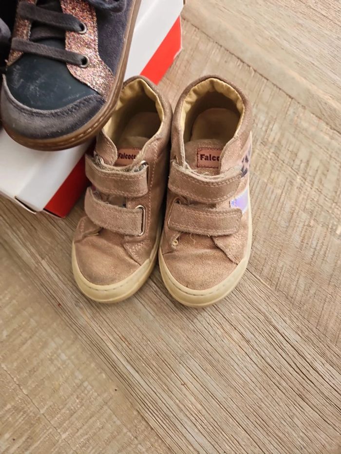 Lot 2 paires de chaussures fille 25 - photo numéro 2