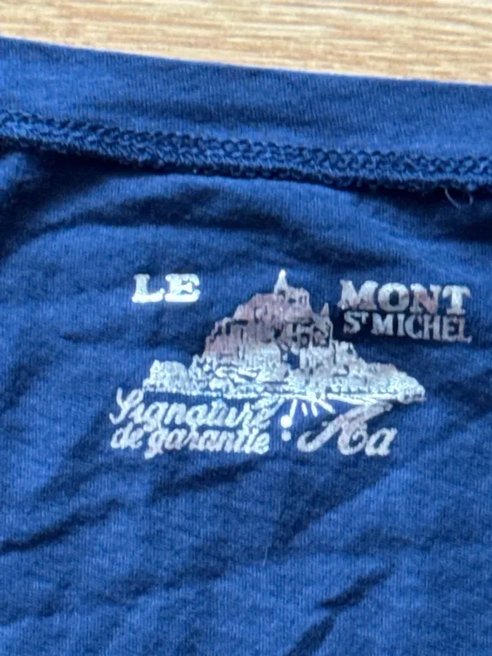 T-shirt mont saint Michel taille S - photo numéro 4