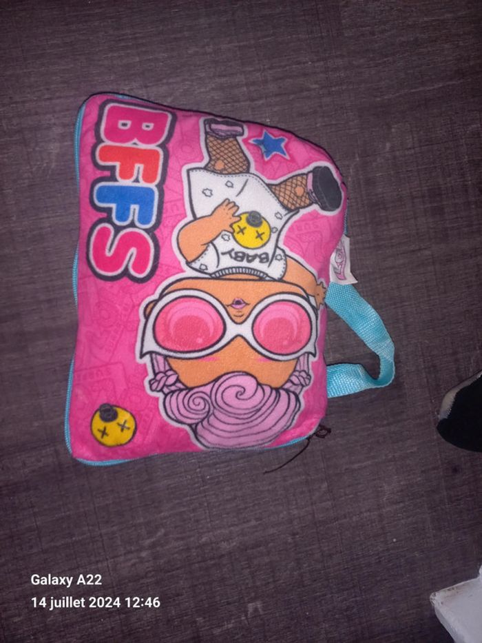 Coussin doudou secret Poupee lol