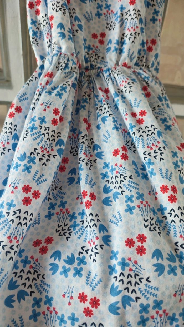 Robe fleurie Okaïdi 5 ans - photo numéro 2
