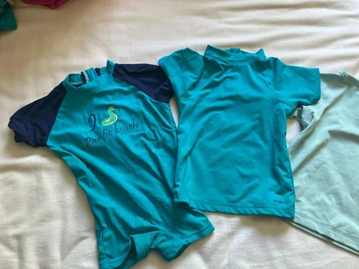 Lot maillots et t-shirt uv 18 mois