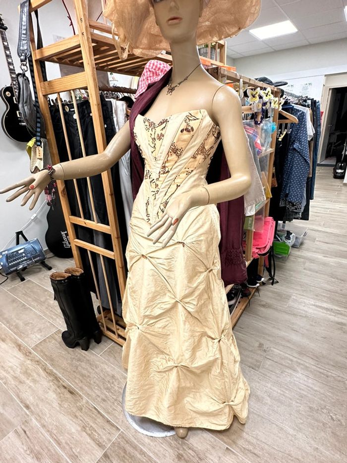 Ensemble jupe + corset + étole - photo numéro 9