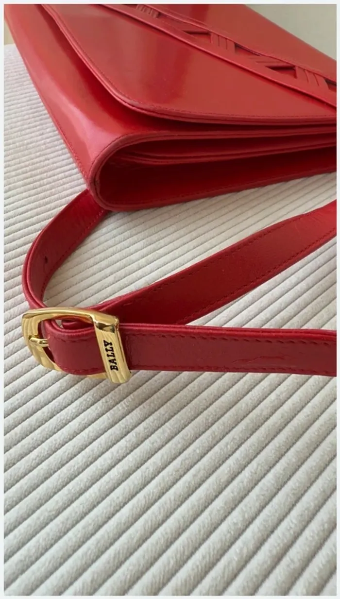 Sac Bally cuir rouge très bon état - photo numéro 4