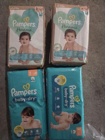 Lot couches Pampers