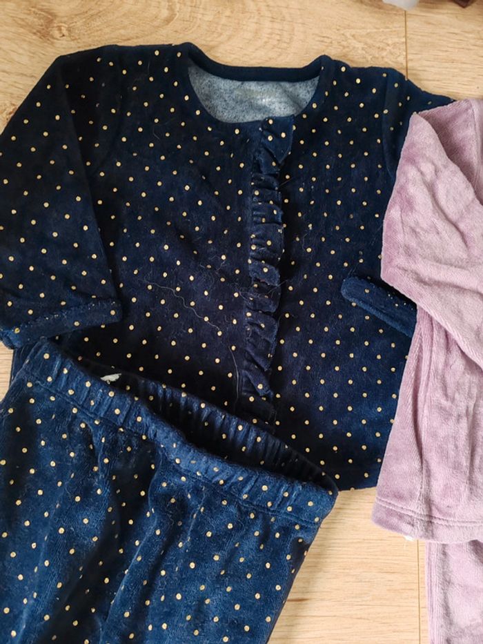 Lot de deux pyjamas 2 pièces 12 mois - photo numéro 3