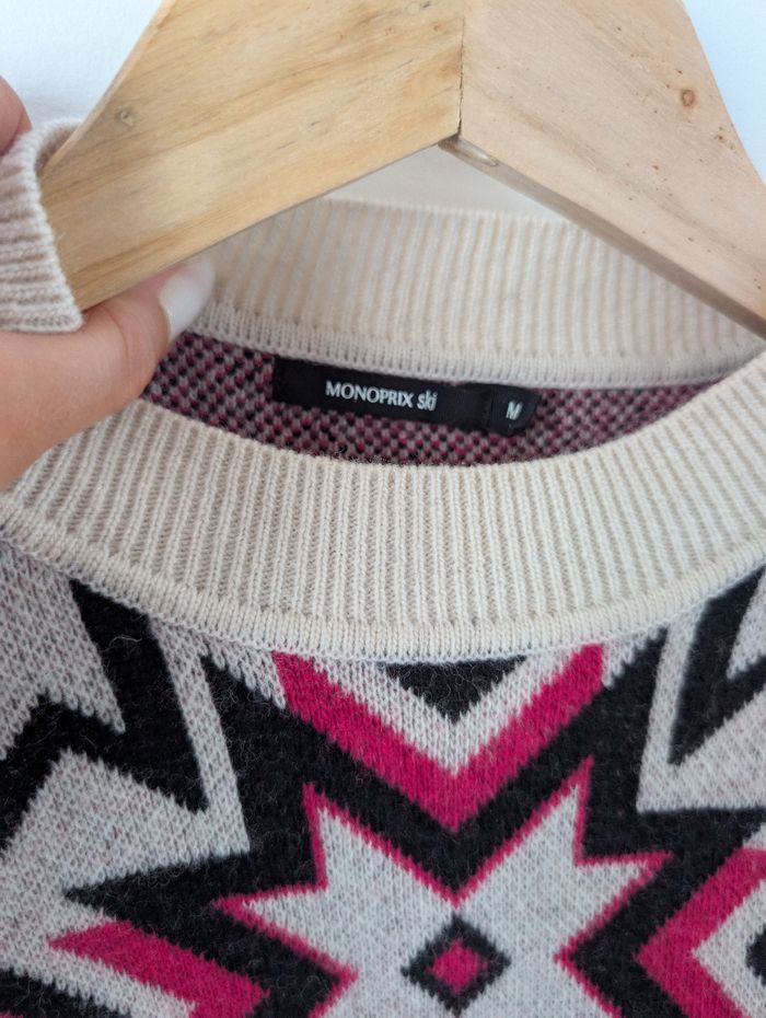 Pull d'hiver en laine motif rétro rose moderne et tendance Marque Monoprix Taille 38 M 
Très bon état - photo numéro 8