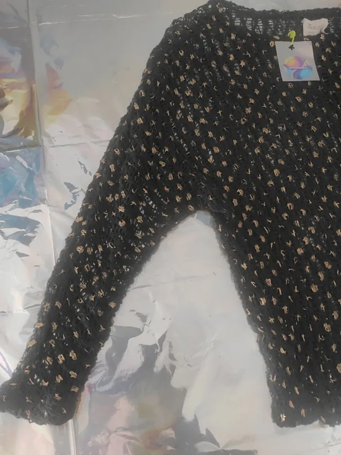 Joli pull crochet gris avec taches or - photo numéro 7