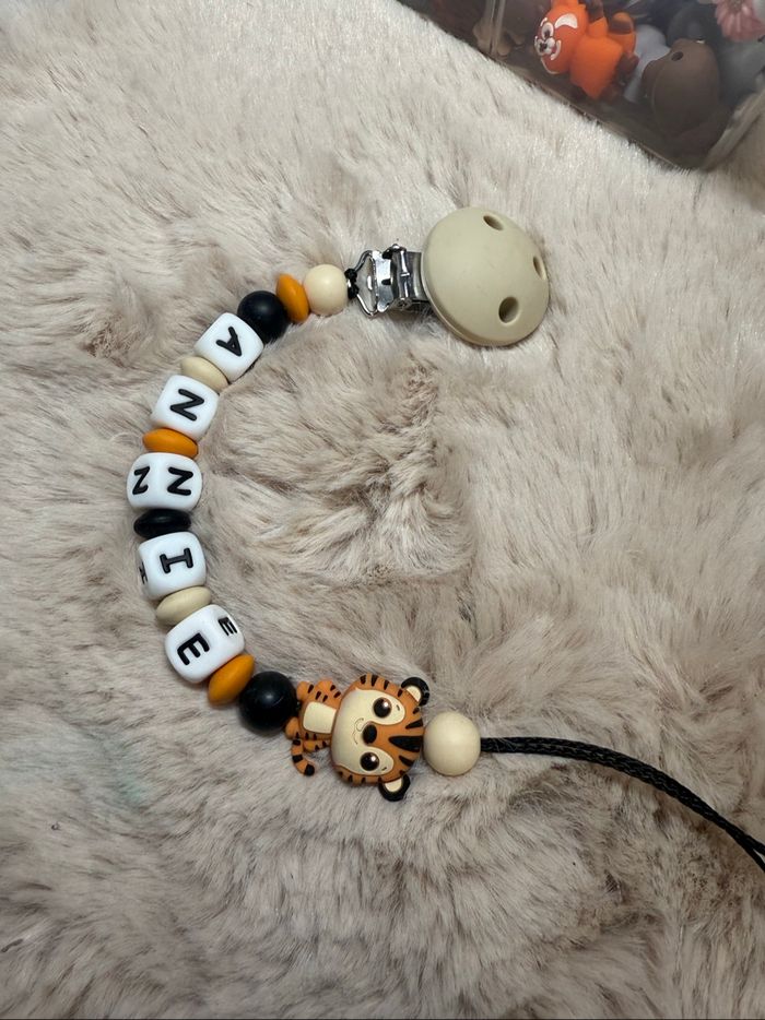 Attache tétine personnalisée tigre