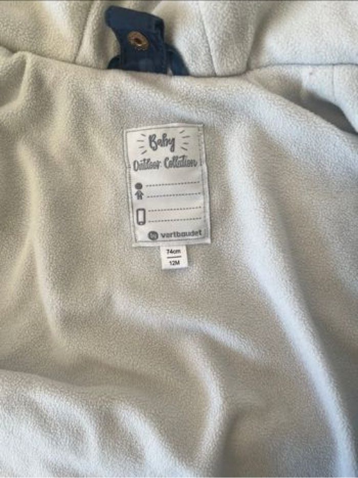 Manteau bleu marine à pois avec sa capuche - photo numéro 2
