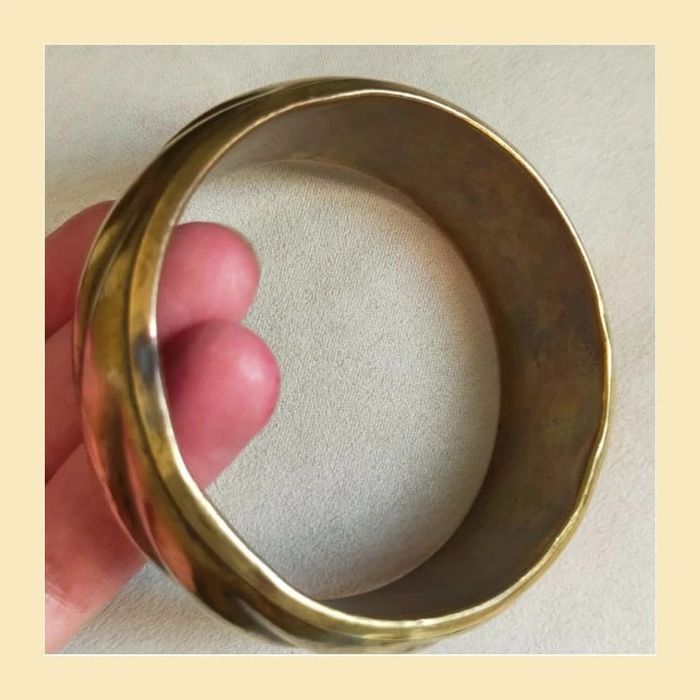 Bracelet vintage large doré – effet patiné - photo numéro 5