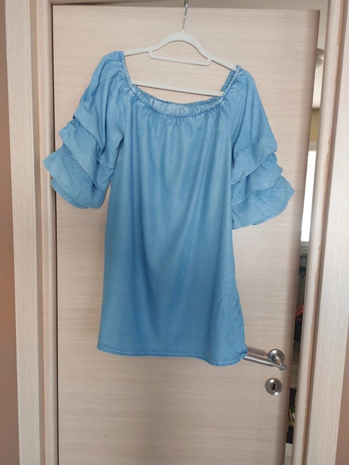 Tunique en jeans épaules dénudées