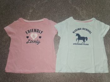 Lot t-shirts bébé fille 2 ans comme neufs