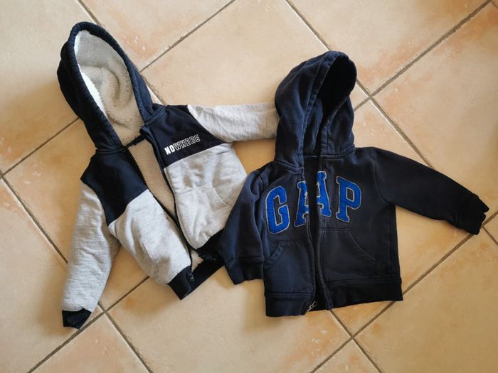 Lot veste chaude GAP 2ans veste zippé