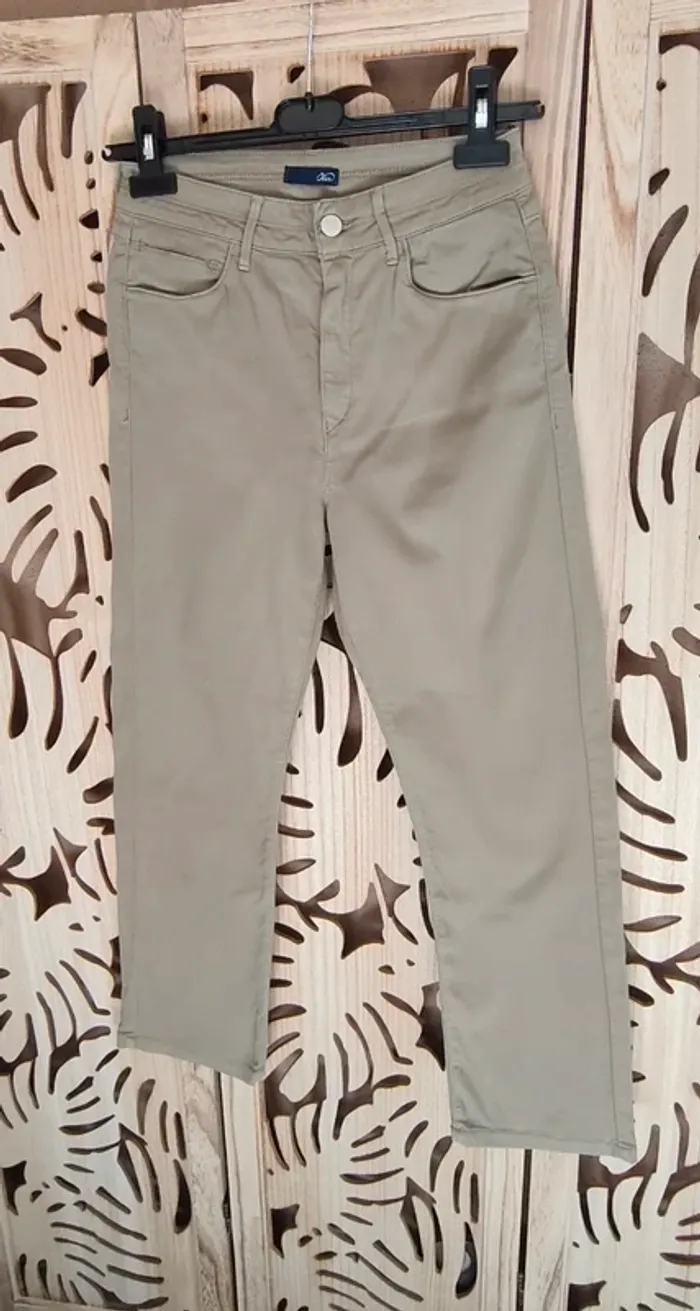 Pantalon 7/8 ème kaki T 36 Ober