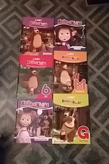 Lot 6 livres Masha et Mishka