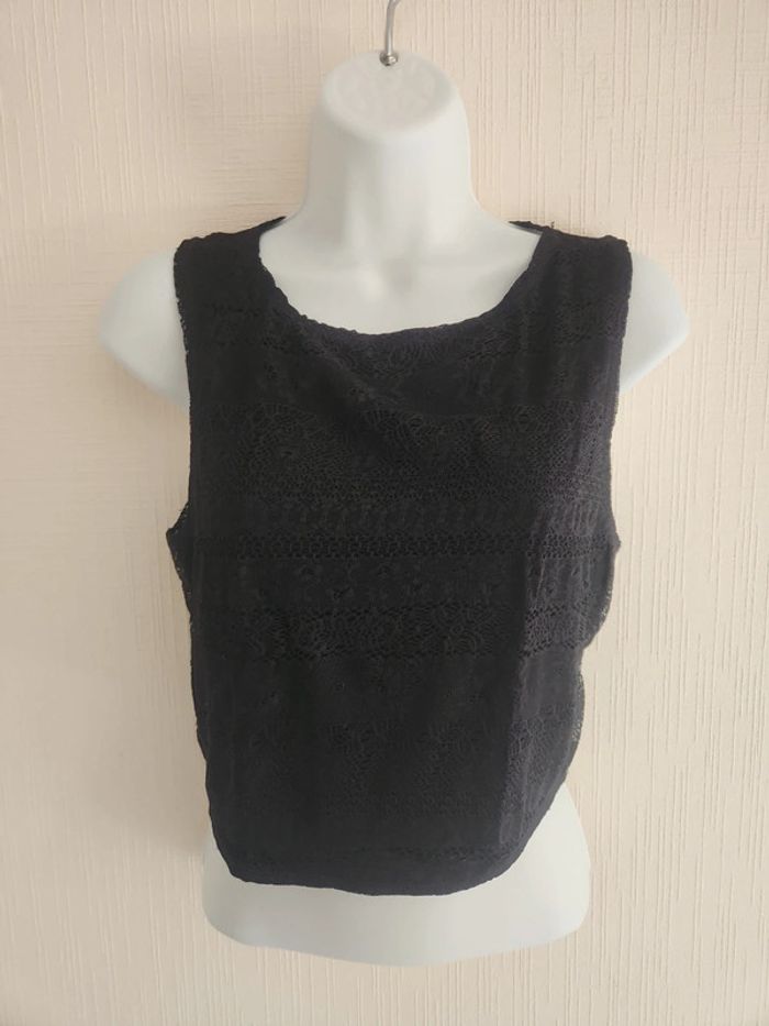 Crop top / t-shirt court noir avec dentelle XS / S - photo numéro 2