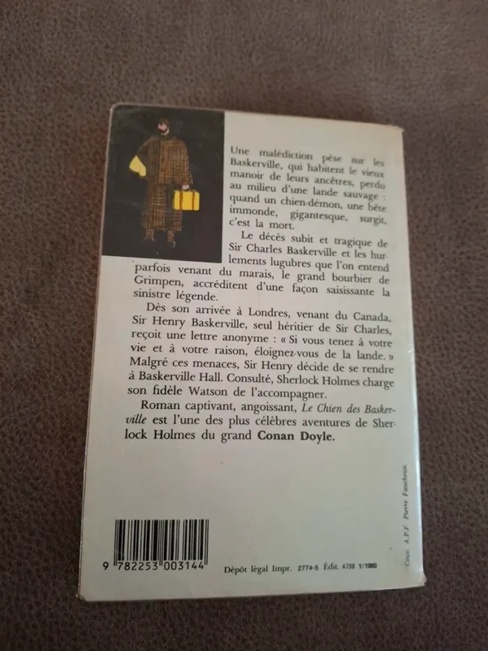 Livre Le chien des Baskerville - photo numéro 2