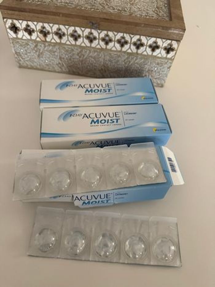 Lot boîte lentilles de contact - photo numéro 4