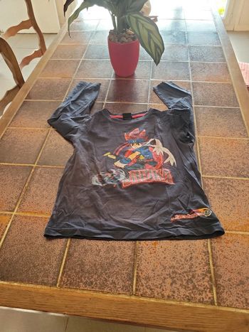 Tee shirt manches longues Beyblade