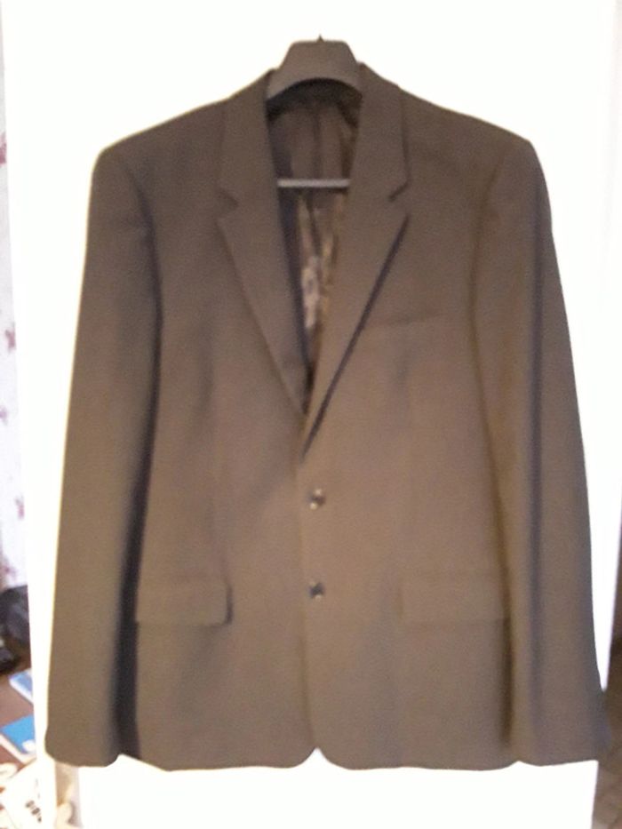 Veste de très bonne qualité.  Taille 58