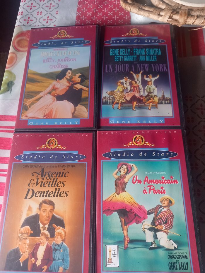 4 VHS Studio de stars