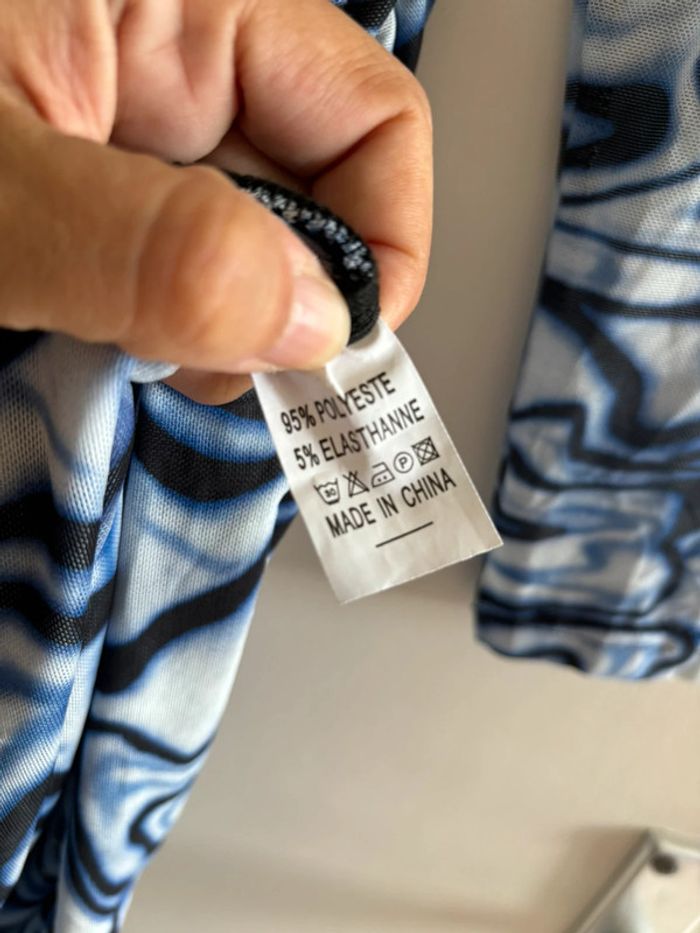 Robe moulante neuve - photo numéro 4