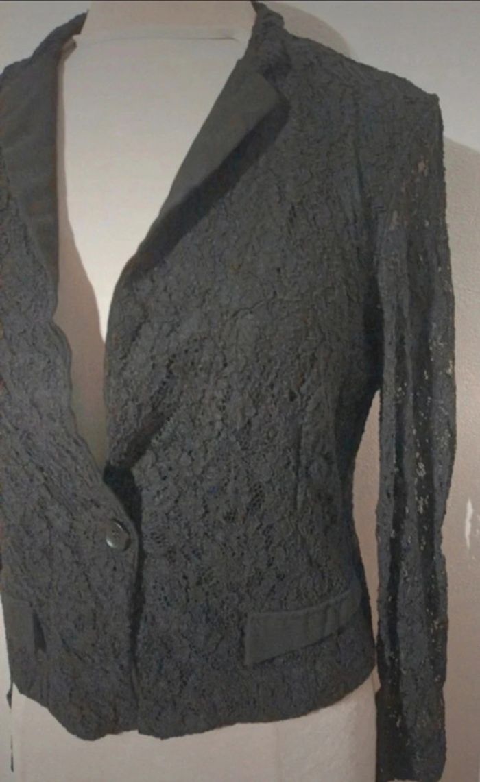 Superbe blazer tout en dentelle - photo numéro 2